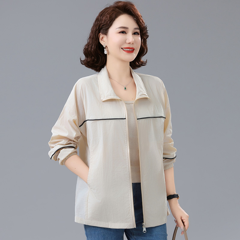 防晒衣女夏2025新款防紫外线女式薄外套户外夏季透气妈妈装防晒服