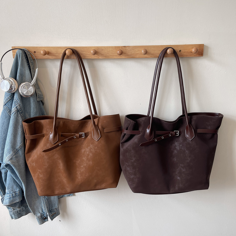 韩国小众设计师女包复古皮带装饰大容量托特包包单肩包2025秋新款