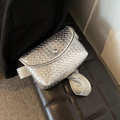 2025新款高级感编织胸包小众时尚斜挎腰包软皮潮单肩斜挎包女包