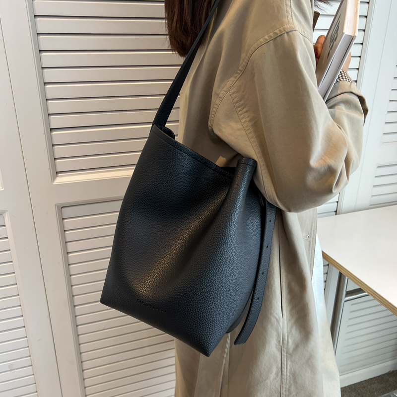 水桶包腋下包质感慵懒风大容量