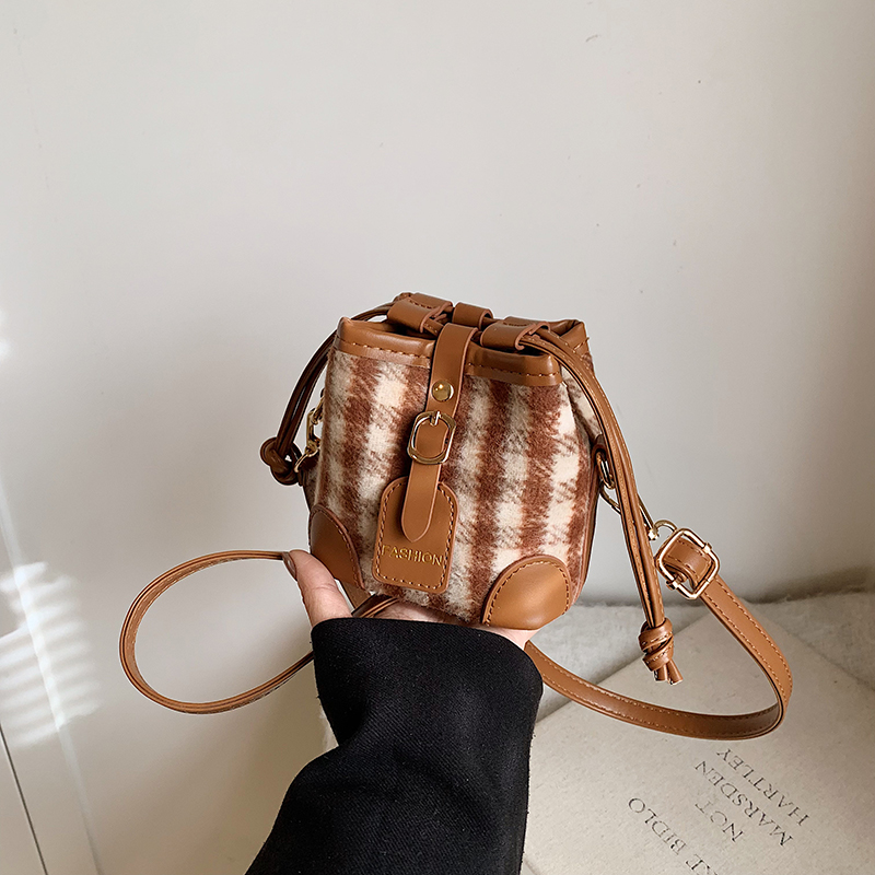 日韩风单肩斜挎mini水桶包小方包