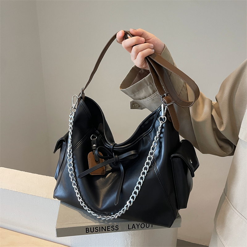 女士包包学院风2025新款女包黑武士腋下包休闲单肩斜挎包