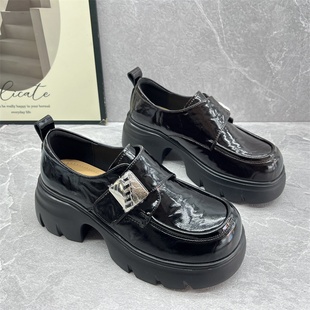 女漆皮金属扣圆头小个子增高百搭小皮鞋 2026春季 英伦风厚底乐福鞋