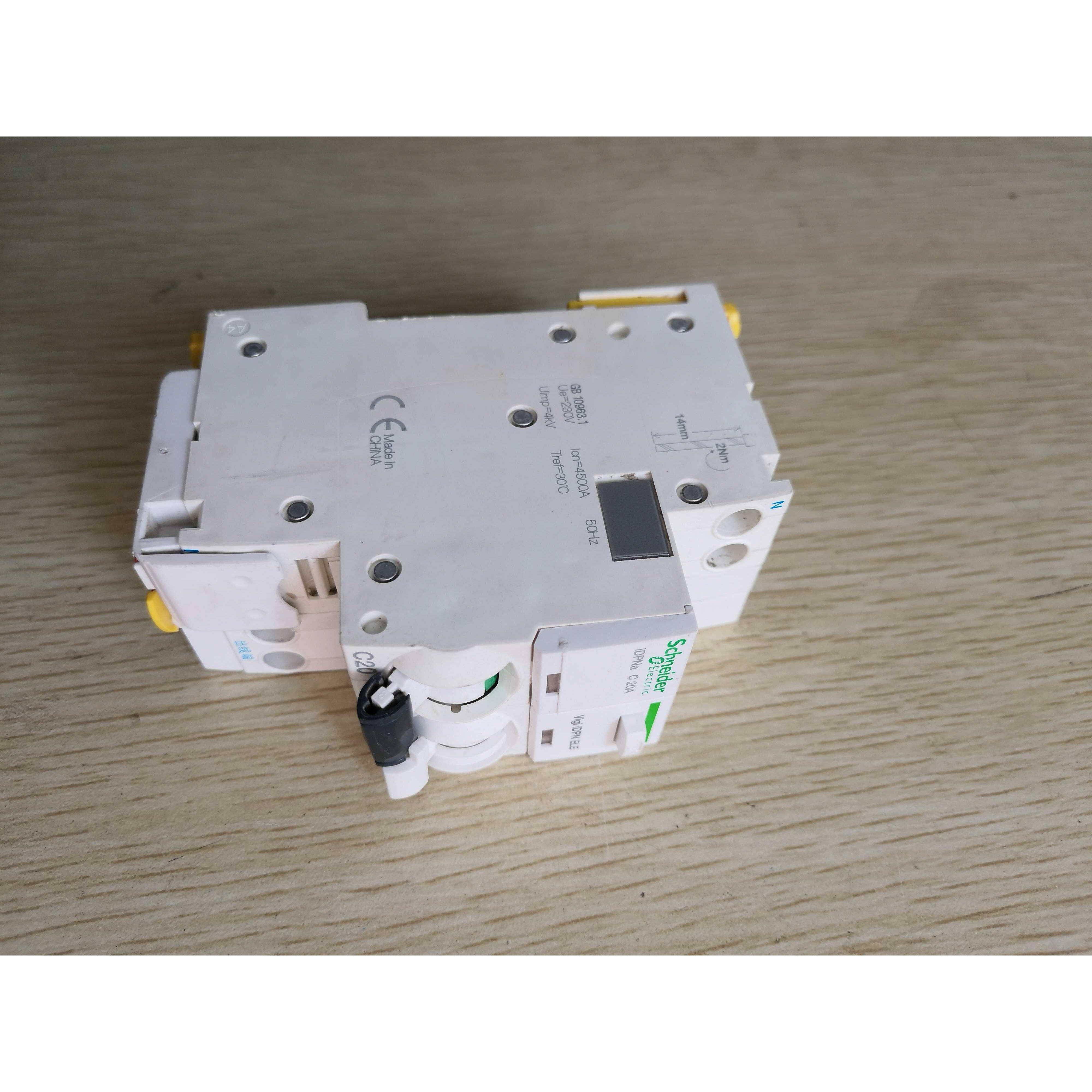 原装正品拆机施耐德漏电断路器iDPNa C20A带漏电A9P08620+A9Y5362