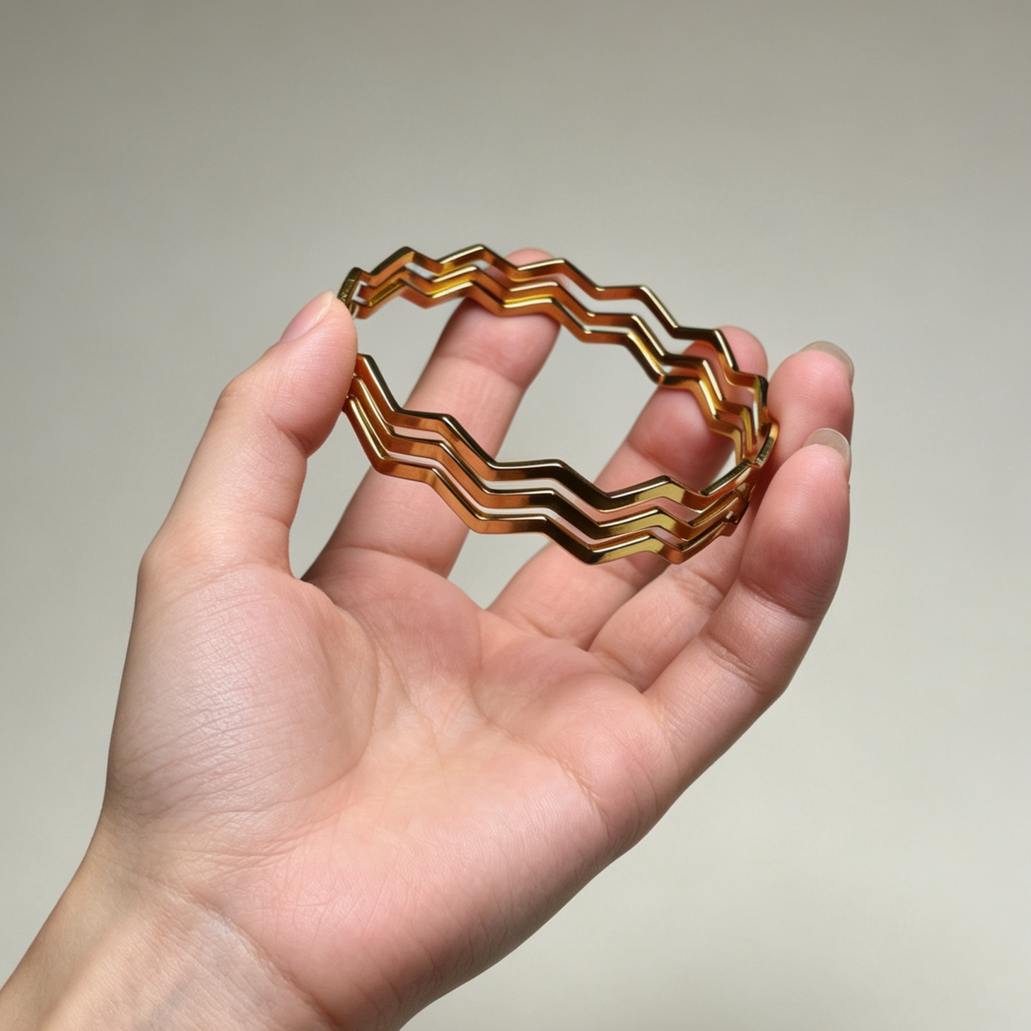 三生三世304不锈钢手镯高级感设计气质波浪金色手镯首饰新款招财