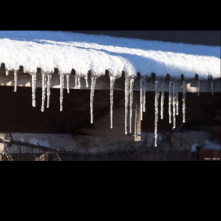 仿真冰锥道具影视场景装饰冰溜子冰柱冬季造景屋檐垂挂雪景透明