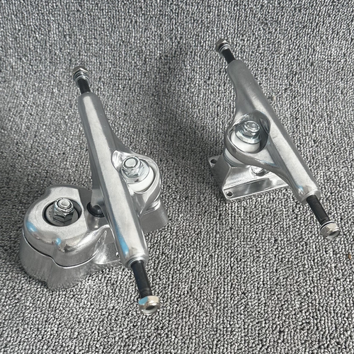 陆地冲浪滑板Surfskate桥架yow弹簧免蹬进口陆衡甲板车pu进阶