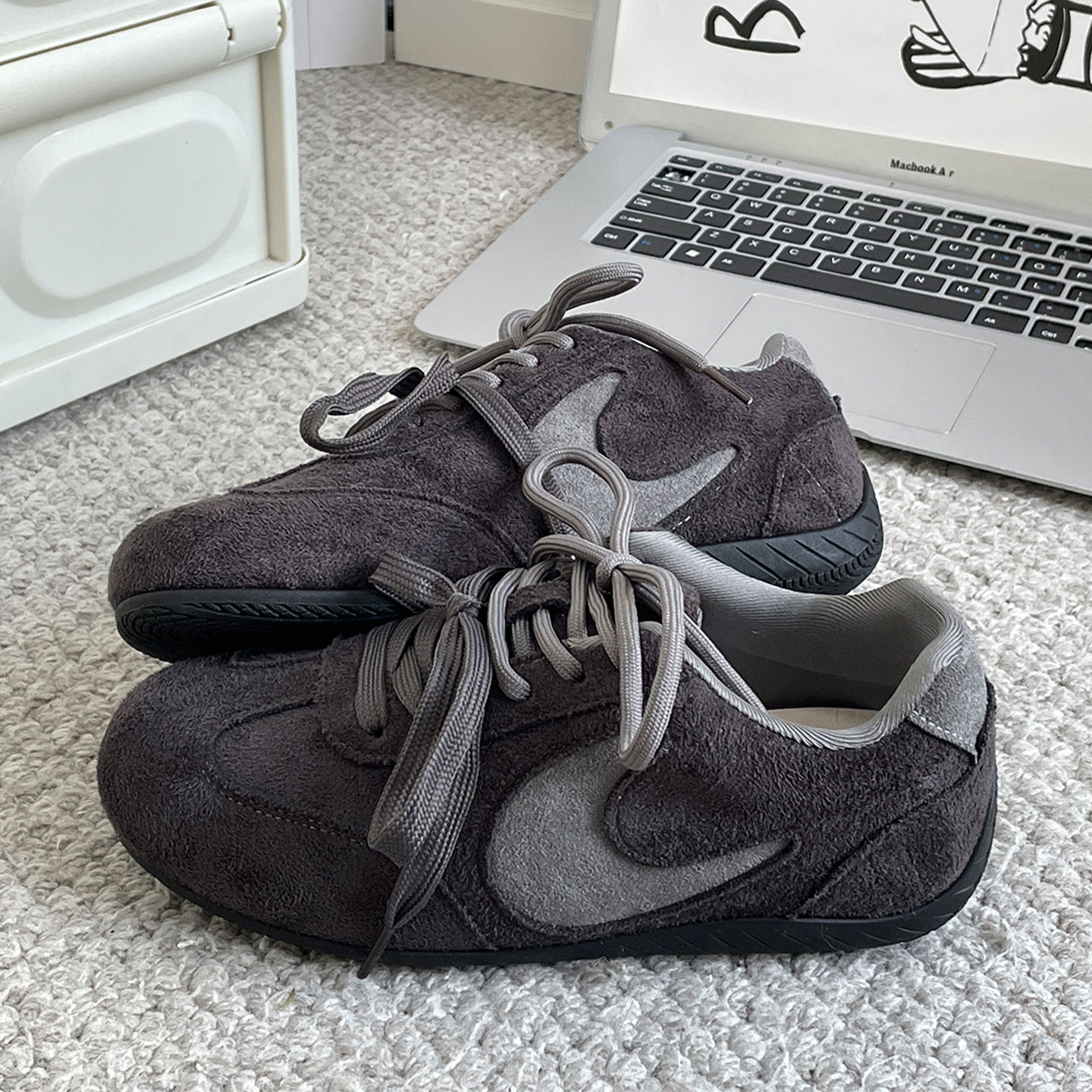 灰色时尚软底休闲百搭德训鞋子女