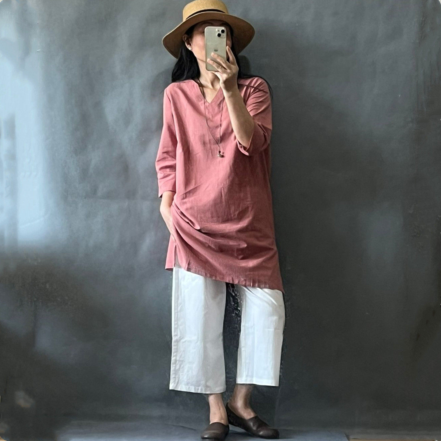 V领棉麻中长款文艺女衬衣