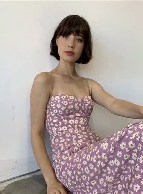 夏日清新小雏菊碎花吊带连衣裙2020新款高腰修身过膝开叉长款裙子