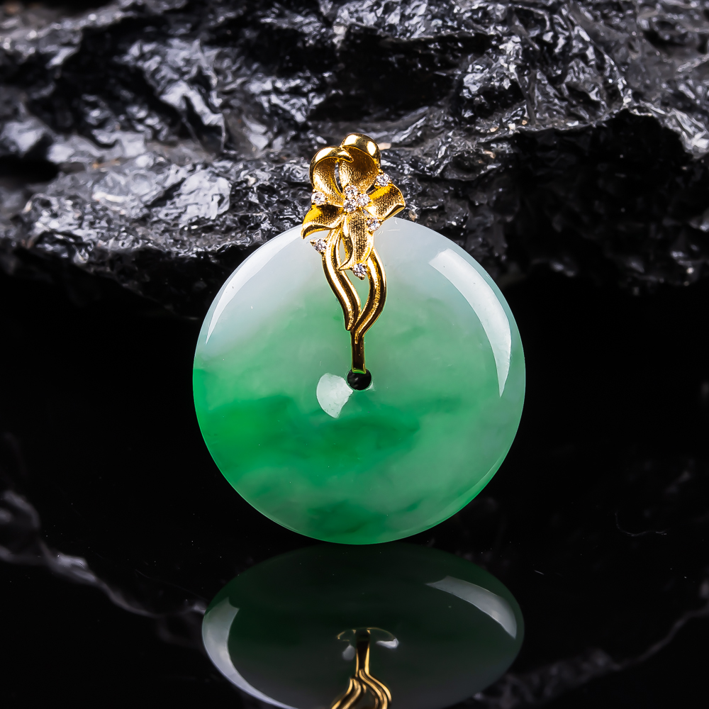 缅甸翡翠吊坠冰润飘阳绿平安扣挂件18k金镶嵌天然A货