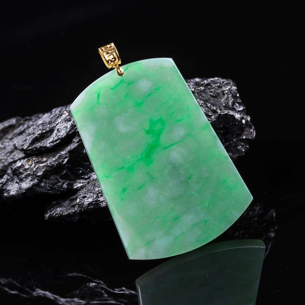 缅甸翡翠吊坠冰润飘阳绿无事牌挂件18k金镶嵌天然A货