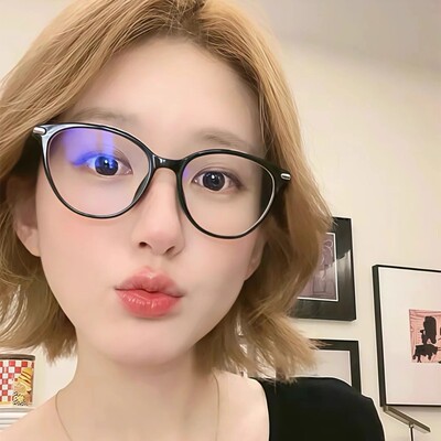 LUSI同款松弛感黑框猫眼眼镜可配近视素颜显白镜片防蓝光眼睛架