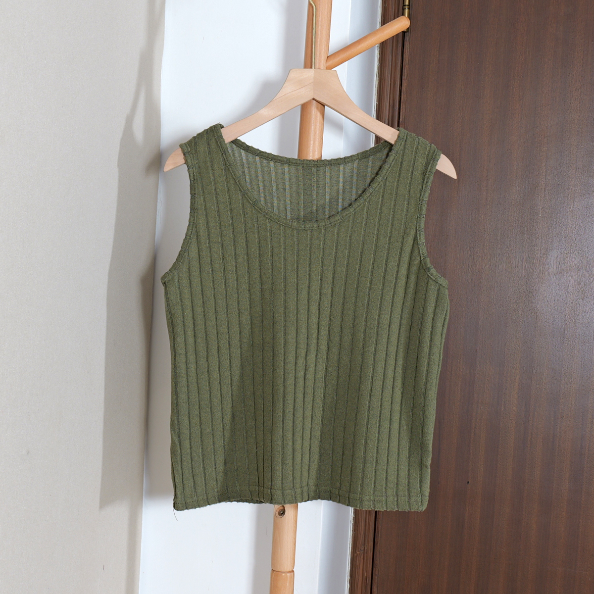 春秋款新品女装吊带背心针织上衣服休闲风圆领上衣服百搭简约减龄