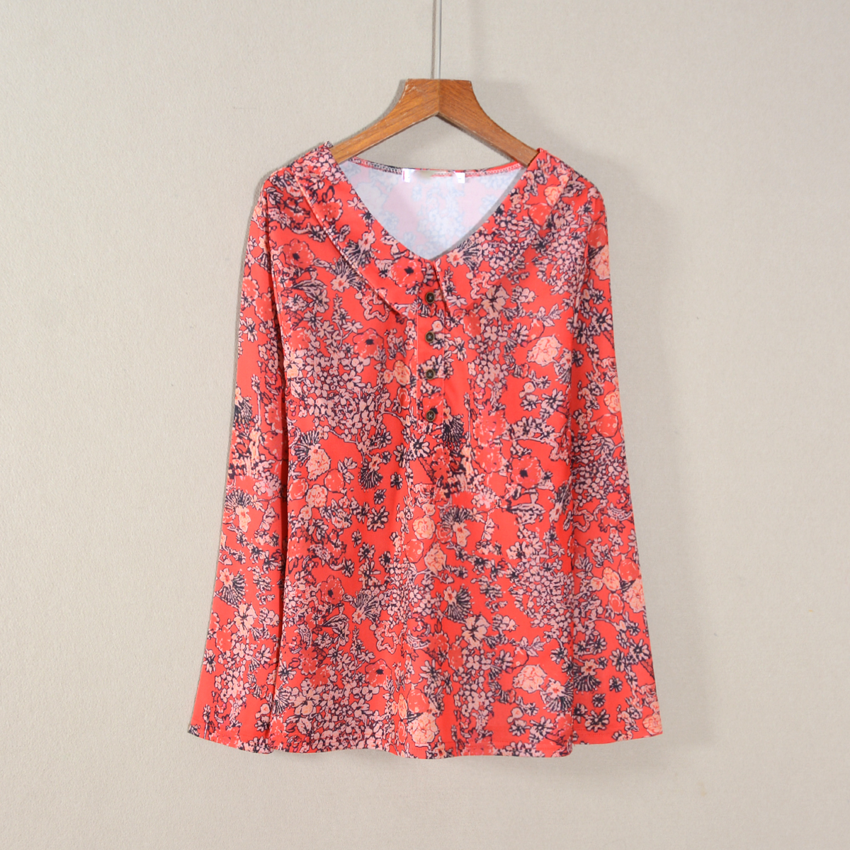 2025年秋款新品女装长袖休闲风印花宽松套头V领T恤衫上衣服简约潮