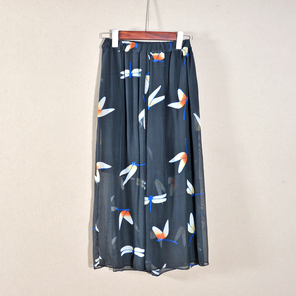 2025年新款女装印花有内衬松紧腰七分裤休闲裤子百搭时尚流行显瘦