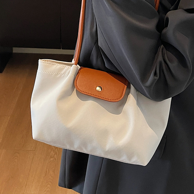 今年流行休闲时尚腋下包女