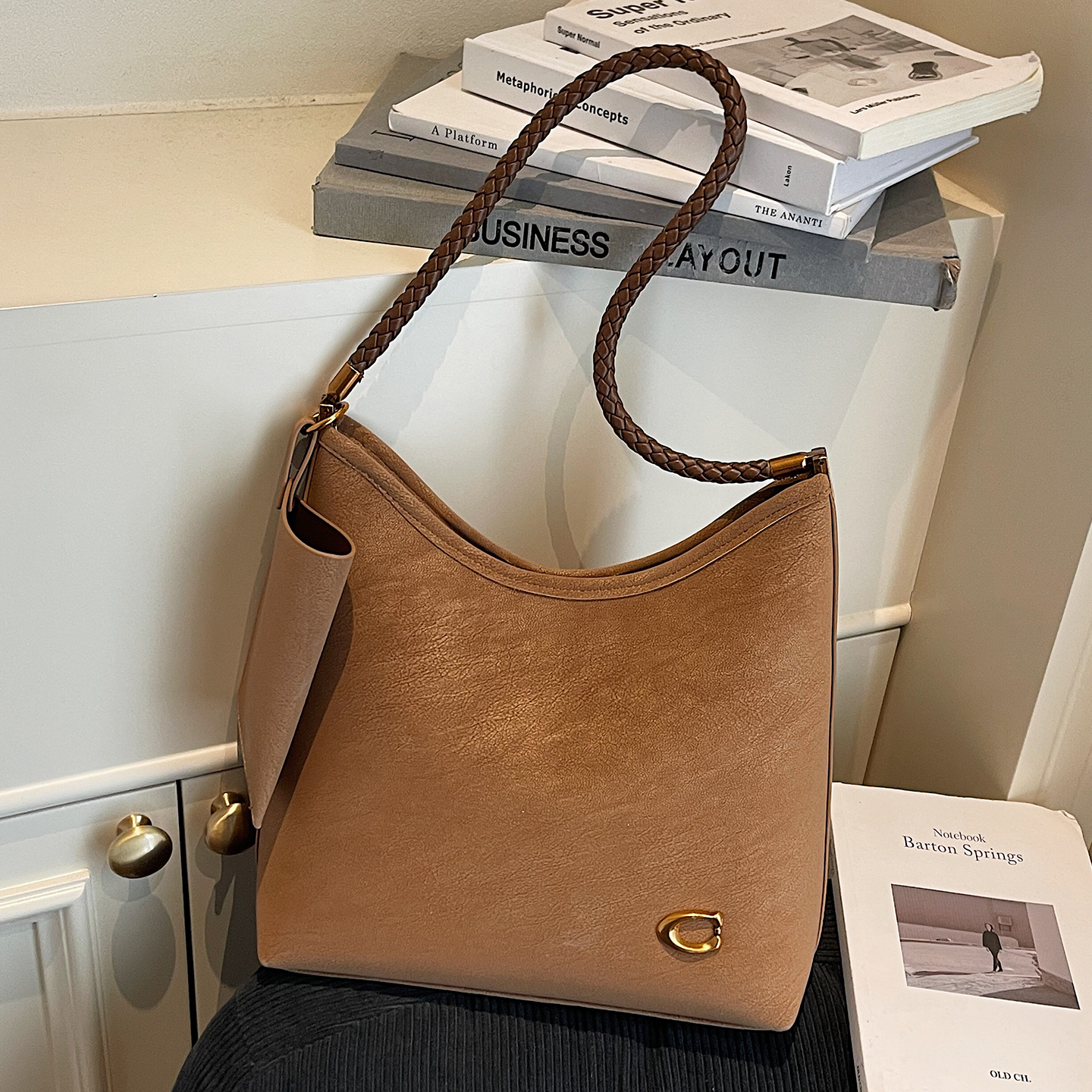 今年超火美拉德腋下水桶包