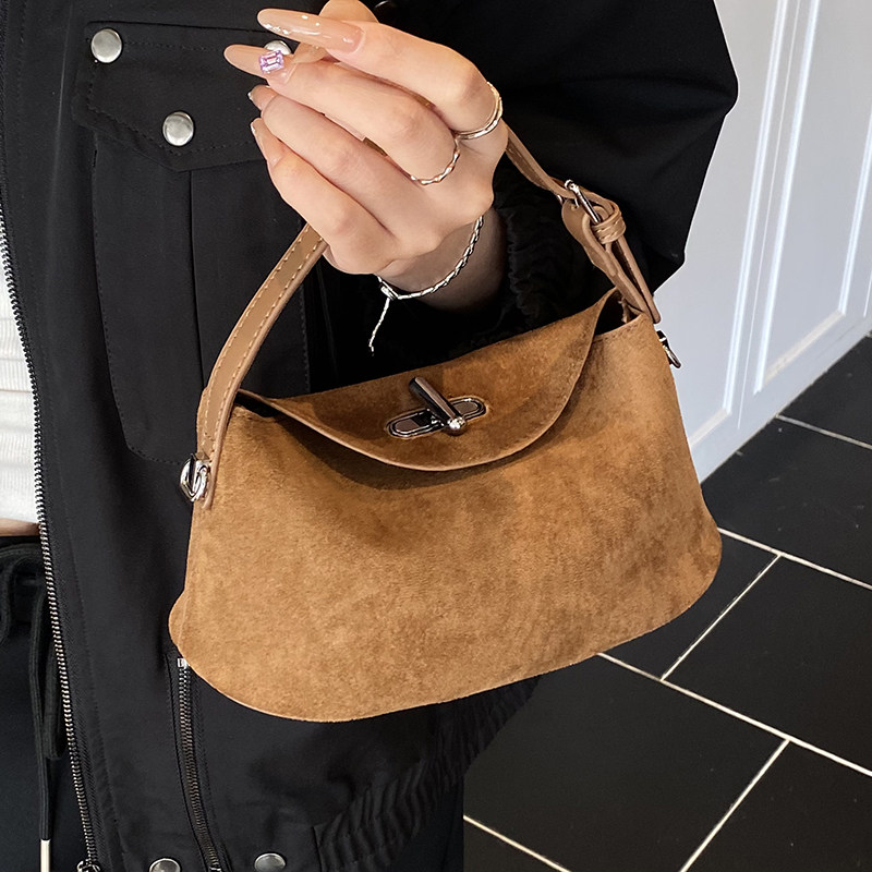 今年超火复古手拎包女2026新款秋季时尚麂皮绒百搭通勤单肩斜挎包,箱包皮具/热销女包/男包,通用款女包,淘宝优惠券,粉丝福利购,淘宝优惠卷