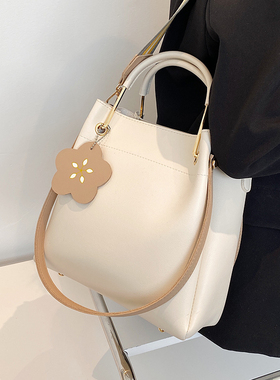 流行宽肩带包包2026新款潮时尚清新百搭单肩水桶包女包时尚手提包