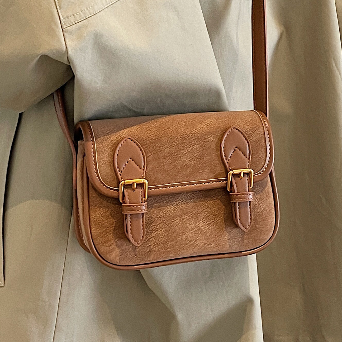 今年流行撞色小方包女式2026新款冬季百搭时尚复古质感单肩斜挎包