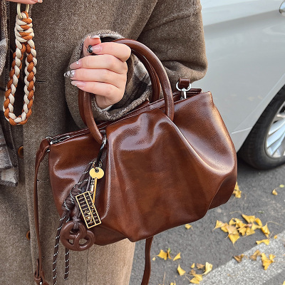 jamel今年流行复古手拎包女