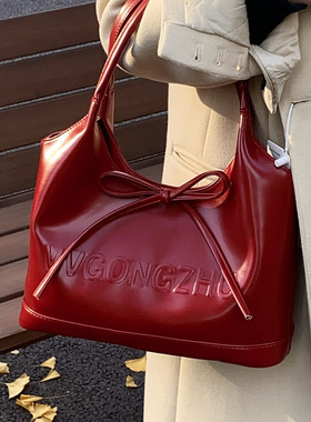 今年超火芭蕾风腋下包女式2026新款冬季百搭红色蝴蝶结单肩新娘包