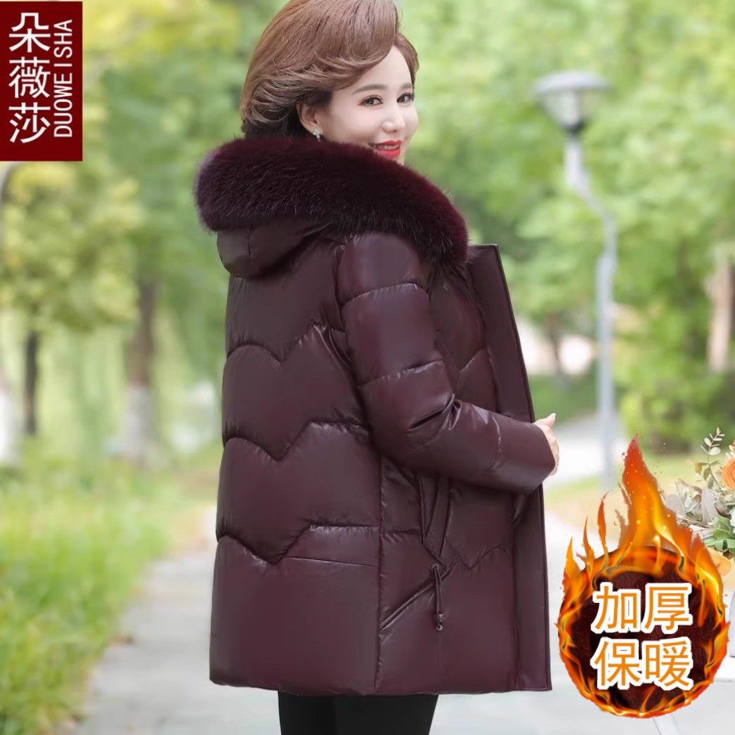 中年妈妈女冬装皮衣羽绒棉服连帽加厚中长款中老年人大码棉衣外套