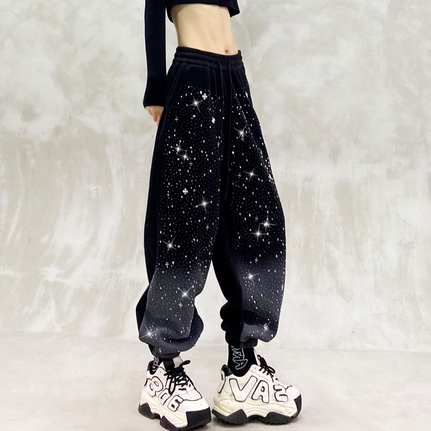 闪亮烫钻拼色加绒束脚卫裤