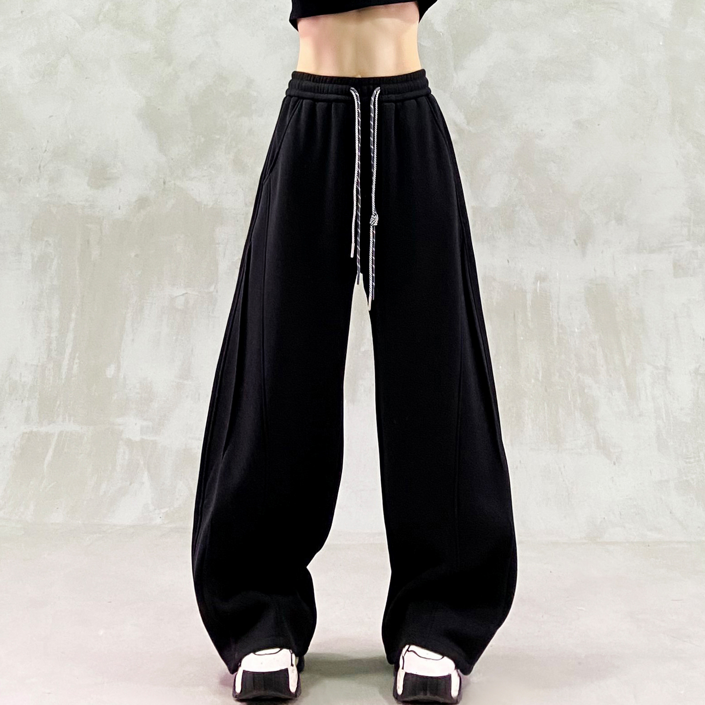 帅气抽绳设计加绒休闲弯刀裤女