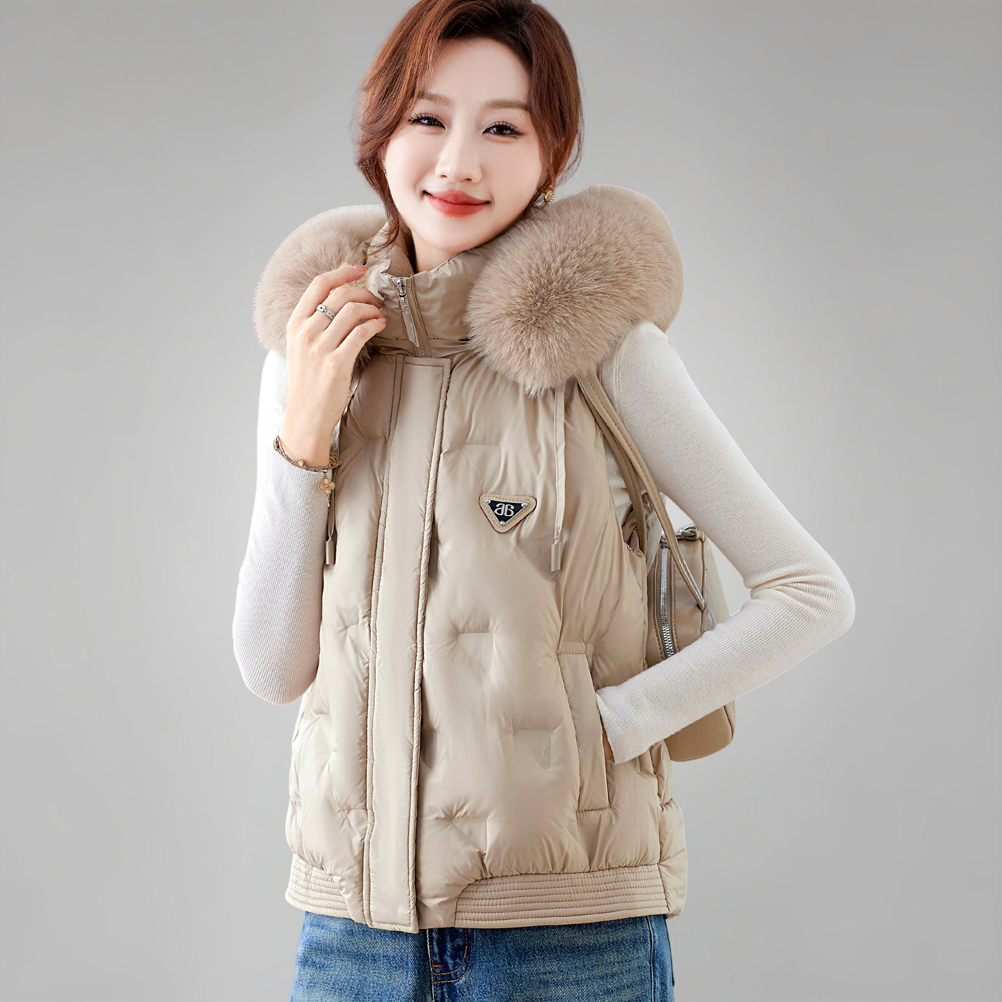 女士羽绒棉马甲2025冬季新款时尚外穿保暖背心短款带毛领坎肩外套