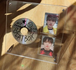 CD卡砖展示架小卡展示凹槽立牌亚克力卡砖立式桌面展示架单槽卡砖