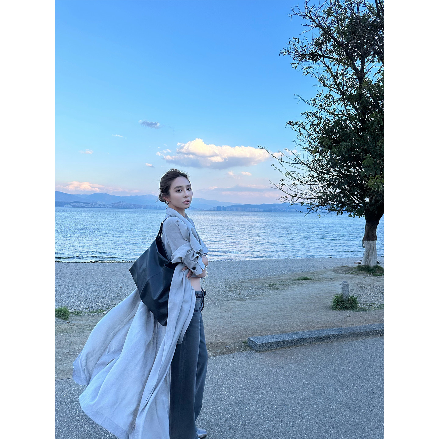 NanaByNana【马德里假日】老钱松弛轻薄防晒风衣女夏长款廓形外套