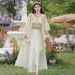 披肩百搭波西米亚风镂空防晒小坎肩吊带裙