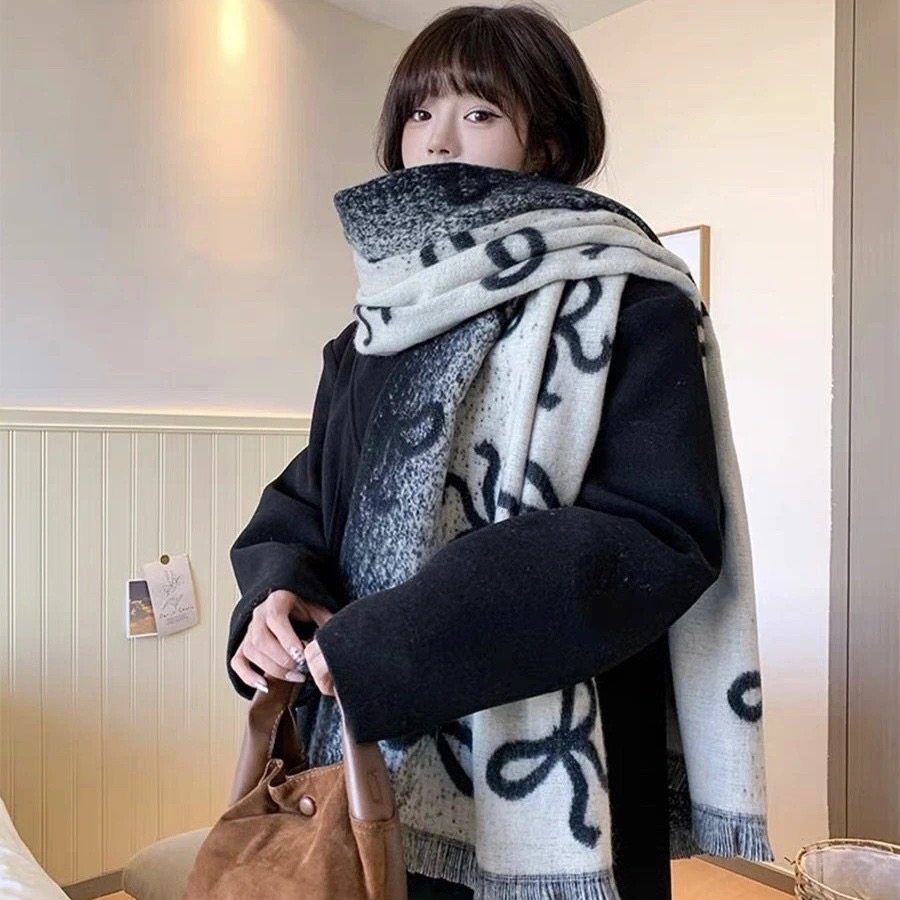 2025秋冬女高级韩版渐变蝴蝶结亮丝针织围巾学生情侣保暖围脖披肩
