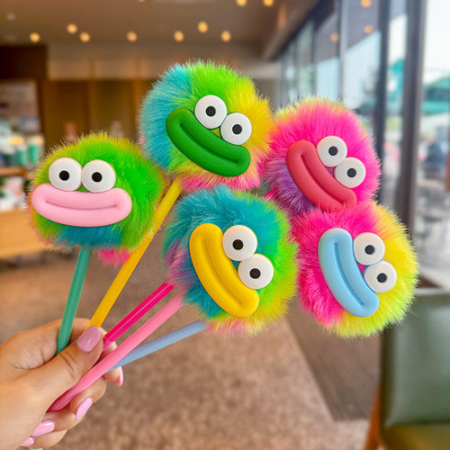 敲软萌小花毛球圆珠笔个性甜美少女心大眼萌签字笔韩学生礼物笔