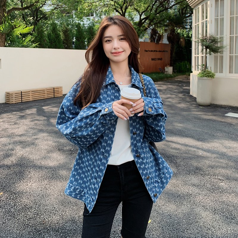 设计感印花牛仔外套女早秋季新款韩版宽松时尚小个子减龄休闲上衣,女装短外套,淑塔可可