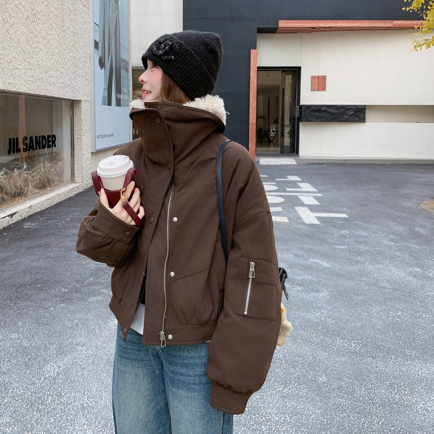 新款151-15109-P305-K458大翻领90羽绒胆绒感皮衣派克服，女装派克服，淑塔可可