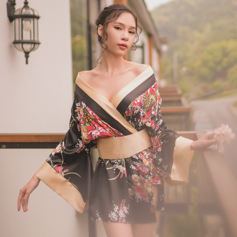 高级丝绸感印花和服睡衣