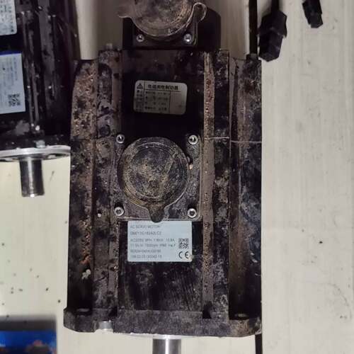 维修1.8KW ：OM713G182A2LC2 AC220V 3PH 1.8KW 1500rpm 11.5Nm I