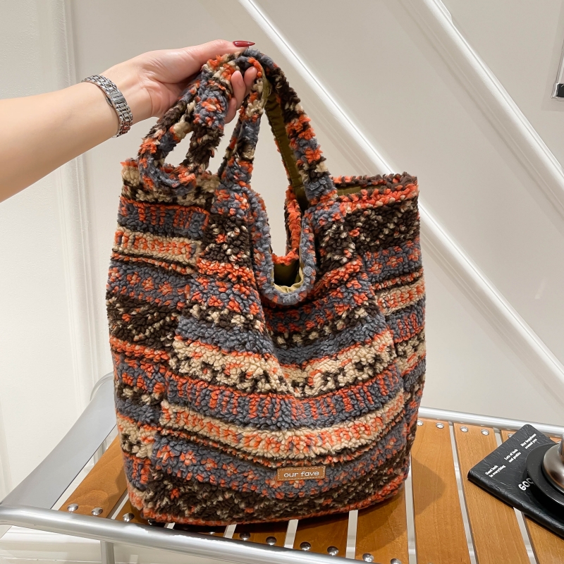 秋冬民族风撞色双面包大容量托特包韩系毛毛百搭通勤单肩布袋包女