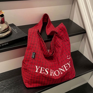 韩系慵懒风格纹帆布包女秋冬大容量宽肩带通勤托特包学院风单肩包