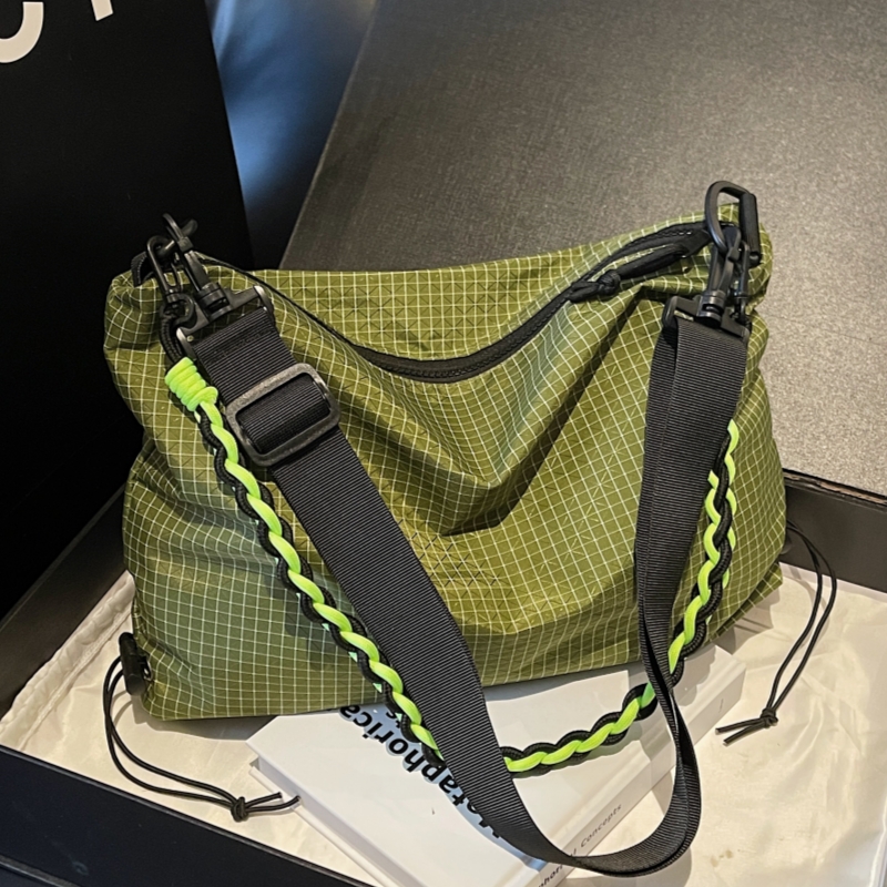 慵懒风格子单肩包女2025新款简约布袋托特包大容量轻便休闲斜挎包