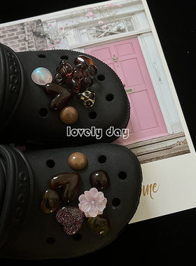 [甜心小熊]可露丽甜美冷酷温柔高级咖色豹纹适crocs鞋扣洞洞鞋花