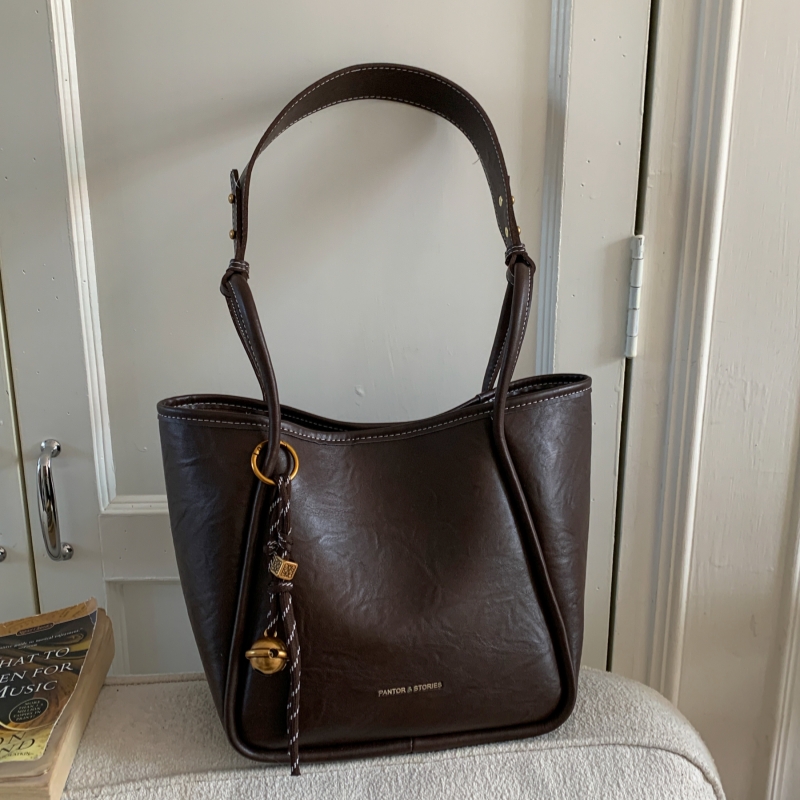 高级感复古大容量包包女2025新款时尚通勤单肩包手提托特包水桶包