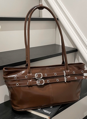 法式小众红色腋下包包女2025新款时尚精致手提单肩包高级感法棍包