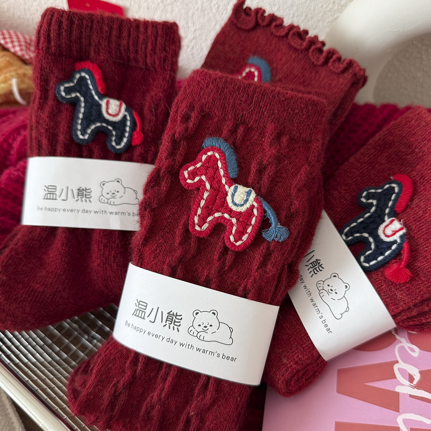 秋冬季厚款保暖酒红色羊毛红袜子新年马年可爱小马玩偶中筒袜木耳