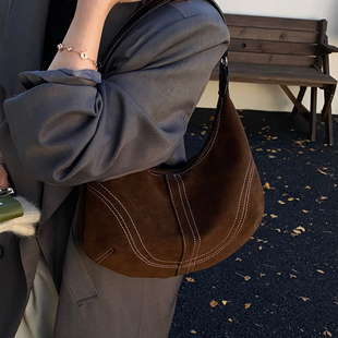 百搭美拉德小包包女2025新款秋冬时尚磨砂腋下包复古麂皮绒斜挎包