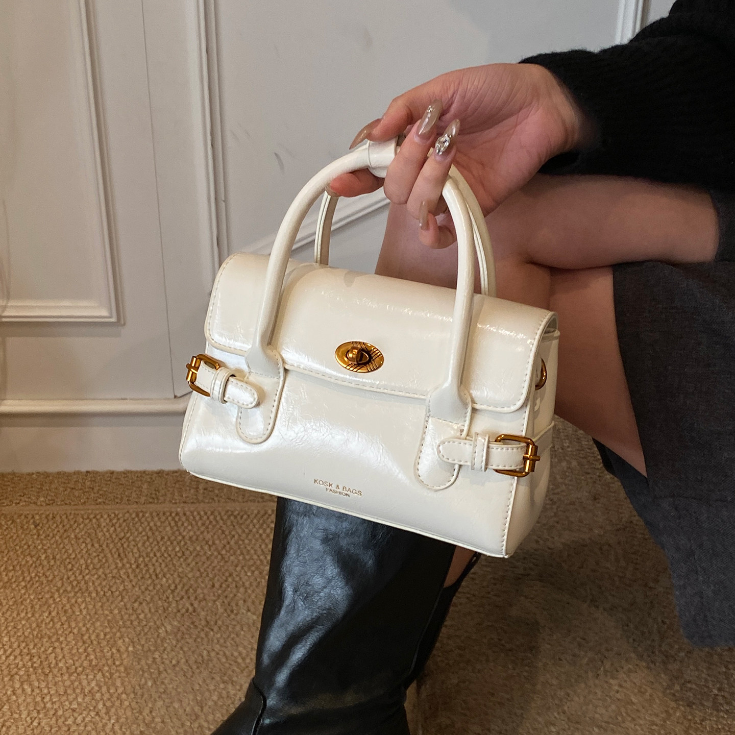 简约休闲手提小包包女2025新款通勤蜡皮小方包冬季百搭单肩斜挎包,箱包皮具/热销女包/男包,小方包,淘宝优惠券,粉丝福利购,淘宝优惠卷