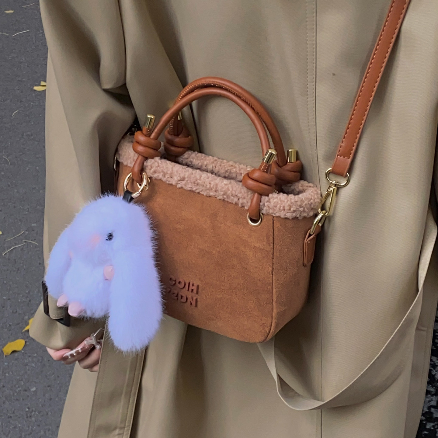 复古麂皮绒手拎小包包女2025新款毛毛磨砂水桶包秋冬美拉德斜挎包,箱包皮具/热销女包/男包,水桶包,淘宝优惠券,粉丝福利购,淘宝优惠卷